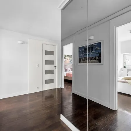 23rd Floor 3br With Views Of דירה *