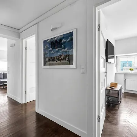 Daire 23rd Floor 3br With Views Of Varşova