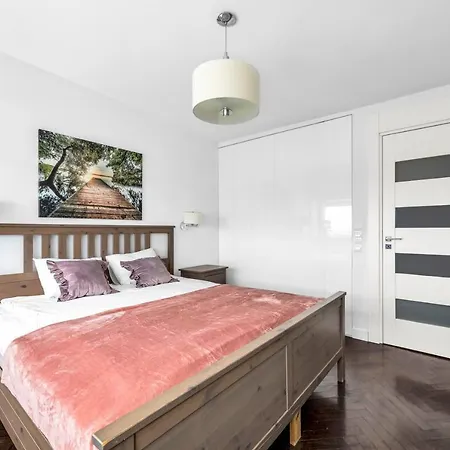 23rd Floor 3br With Views Of Βαρσοβία